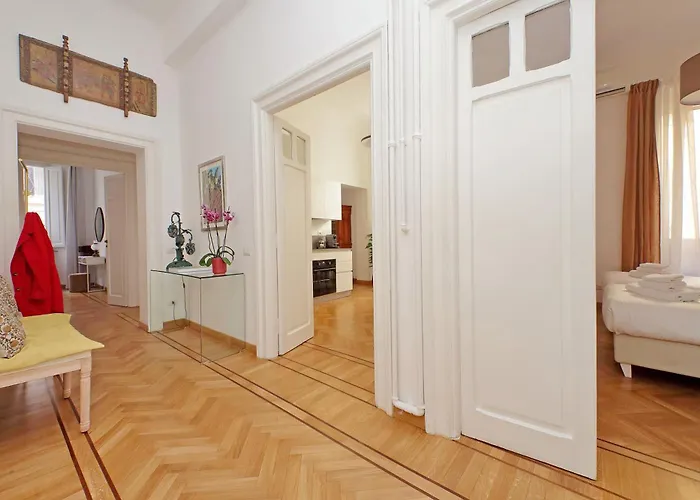 Treasurerome Adriana Charme 4br Appartamento *