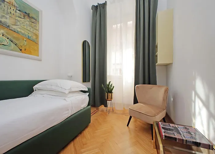 Treasurerome Adriana Charme 4br * Roma